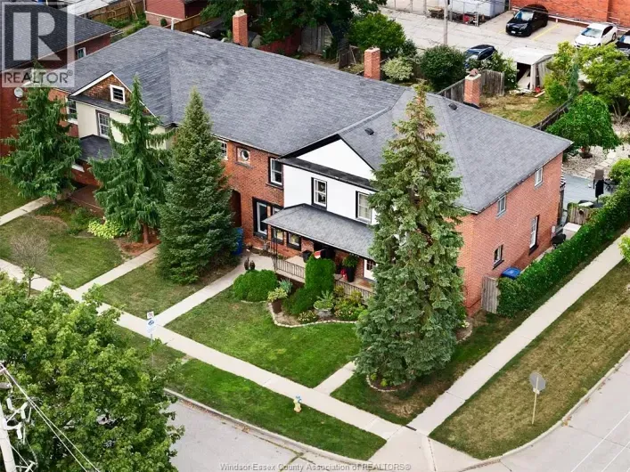 1092 MONMOUTH ROAD, Windsor