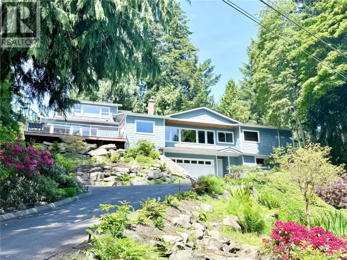10930 Fernie Wynd Rd, North Saanich