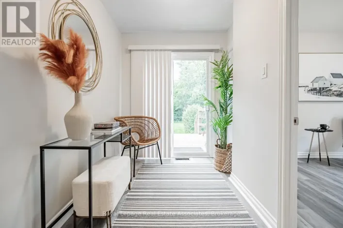 1094 EASTMOUNT AVENUE, Mississauga