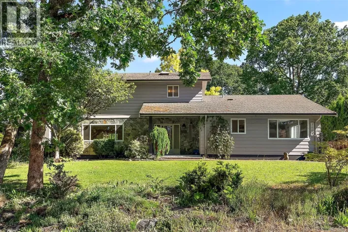 1094 Sluggett Rd, Central Saanich