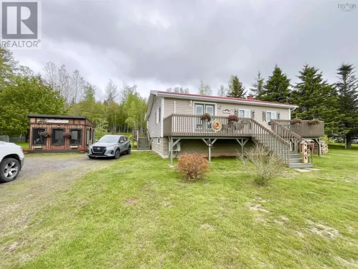 10949 2 Highway, Mapleton