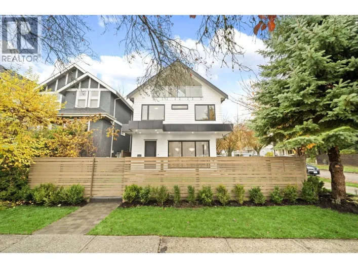 1095 E 14TH AVENUE, Vancouver