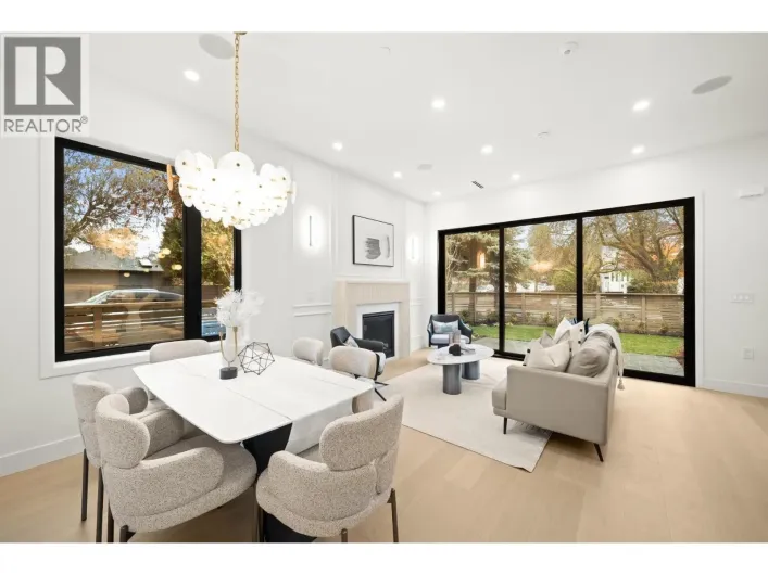 1095 E 14TH AVENUE, Vancouver