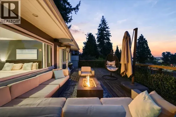1095 W KEITH ROAD, North Vancouver