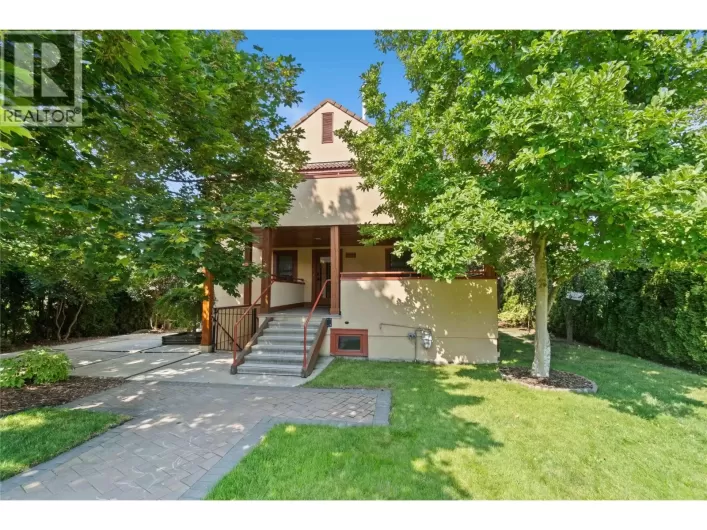 1097 9 Avenue NE, Salmon Arm