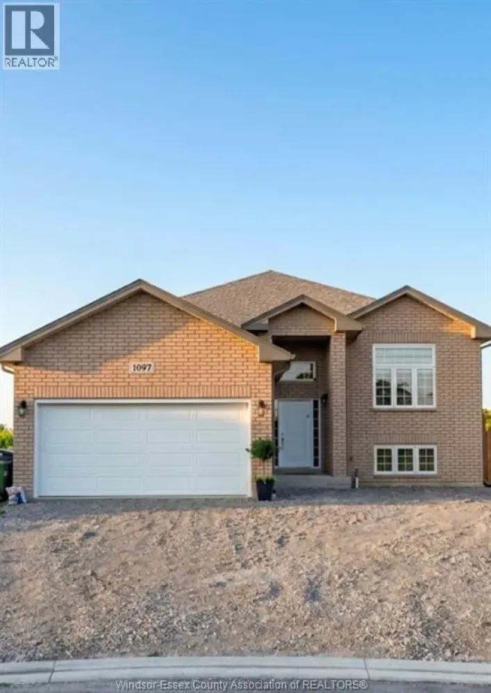 1097 ASPEN RIDGE CRESCENT, Lakeshore