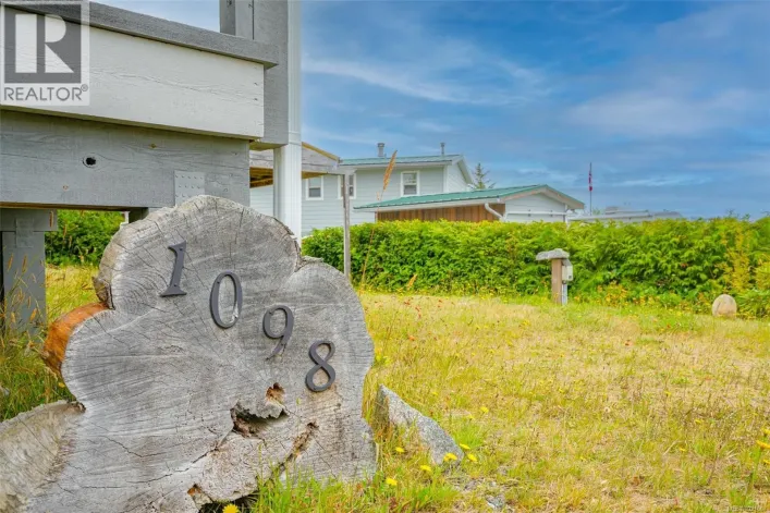 1098 Sixth Ave, Ucluelet