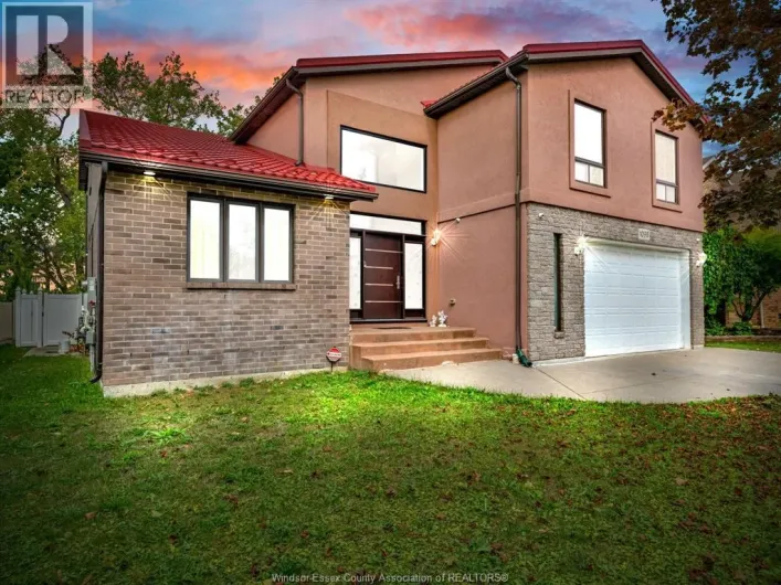 1098 STONEYBROOK CRESCENT, Windsor