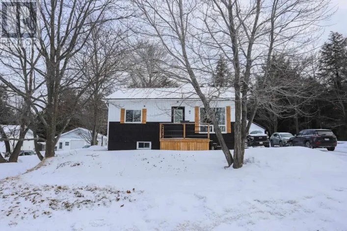 1099 Centre ST, Algoma Mills