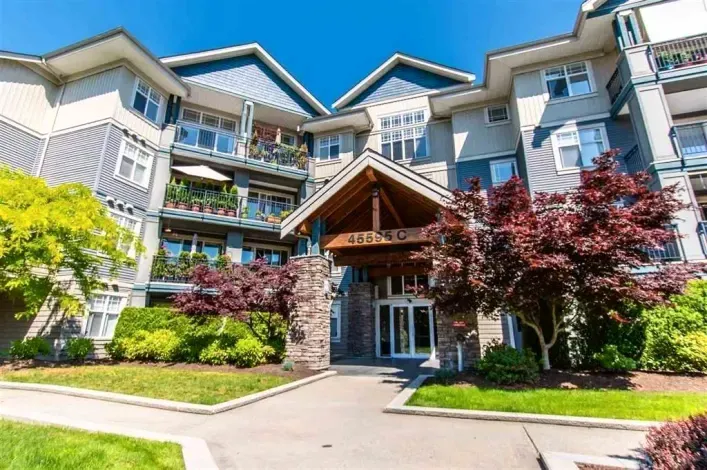 109C 45595 TAMIHI WAY|Garrison Crossing, Chilliwack