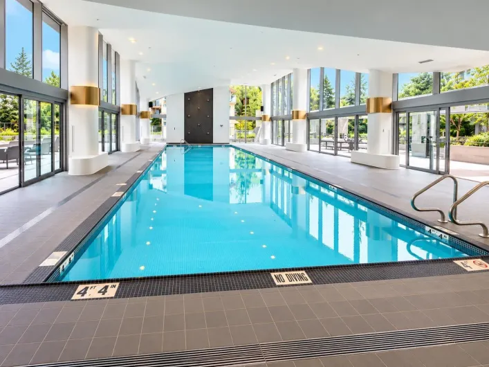 10xx 13778 100 AVENUE, Surrey