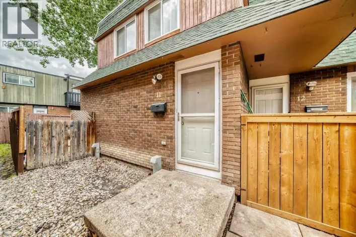 11, 11240 6 Street SW, Calgary