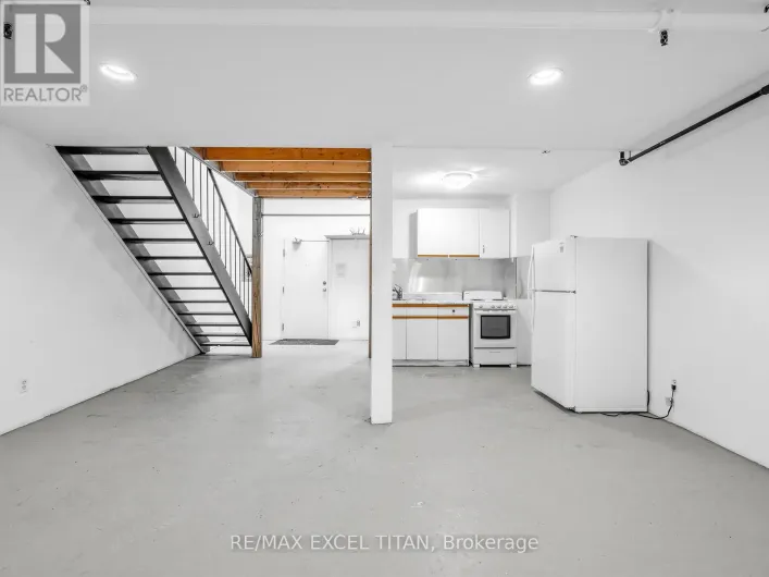 11 - 221 STERLING ROAD E, Toronto