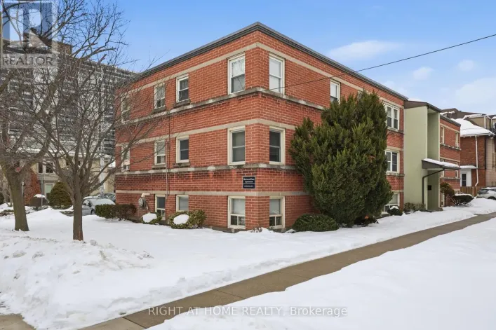11 - 223 MACNAB STREET S, Hamilton
