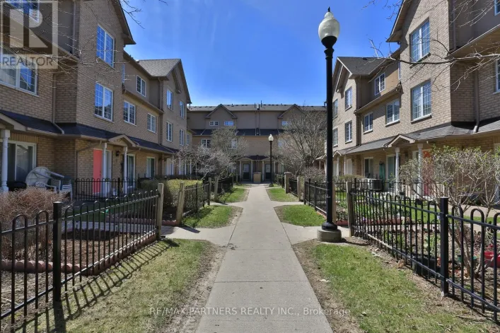 11 - 23 ST MORITZ WAY, Markham