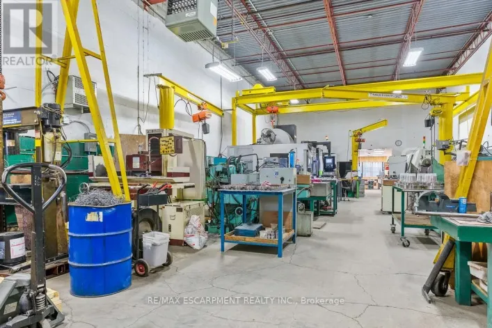 11 - 2430 LUCKNOW DRIVE, Mississauga