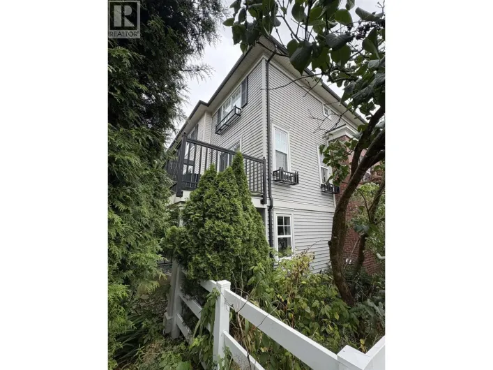 11 2495 DAVIES AVENUE, Port Coquitlam