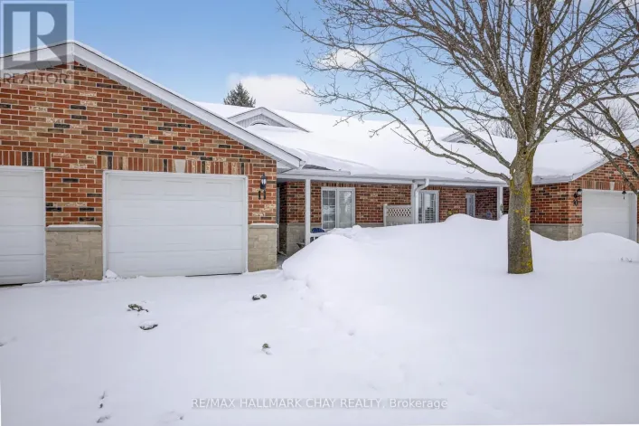 11 - 275 HURON STREET, Clearview