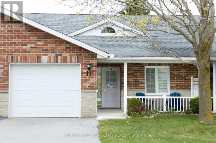 11 - 275 HURON STREET, Clearview