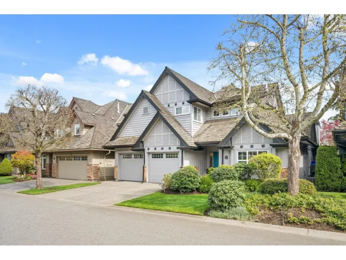 11 3300 157A STREET, Surrey