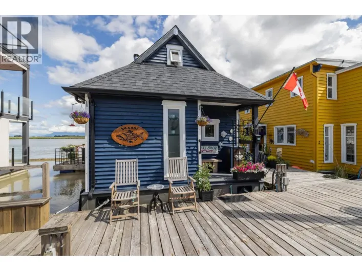 11 3871 W RIVER ROAD, Delta