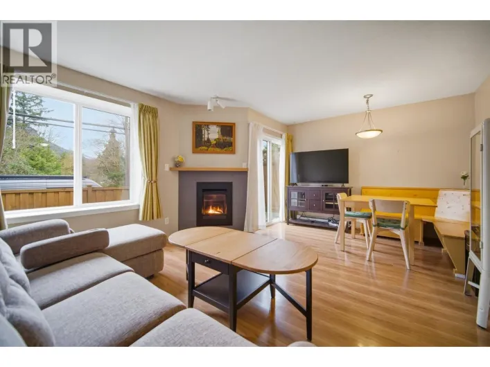 11 40200 GOVERNMENT ROAD, Squamish