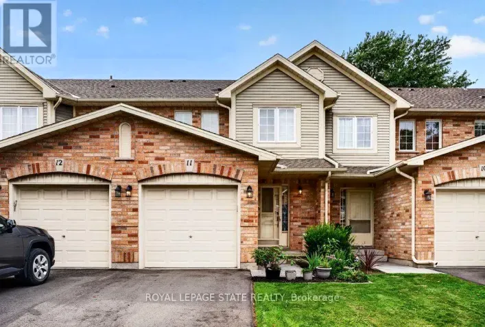 Row / Townhouse for sale: 11 - 44 FRANCES AVENUE, Hamilton