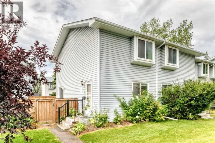 11, 4810 40 Avenue SW, Calgary