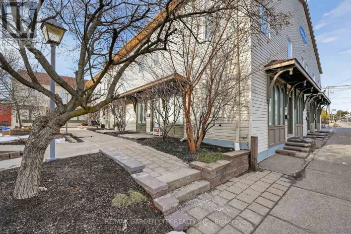 11 - 49 ONTARIO STREET, Grimsby