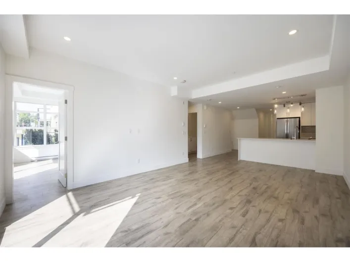 11 6328 KING GEORGE BOULEVARD, Surrey