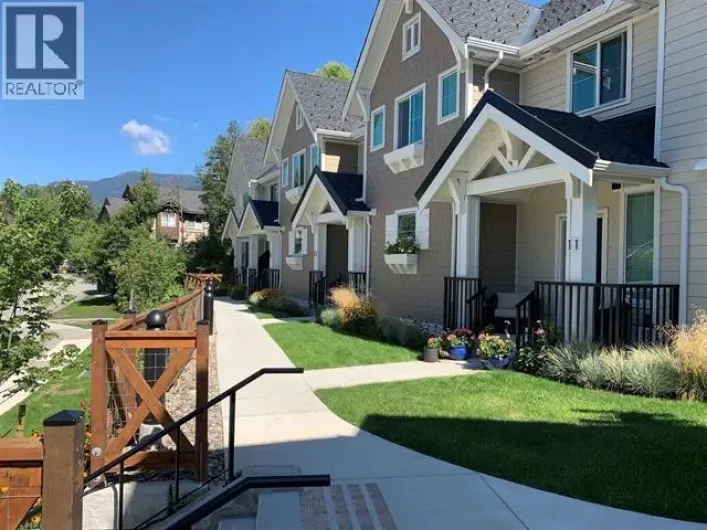 11 7360 CRABAPPLE COURT, Pemberton