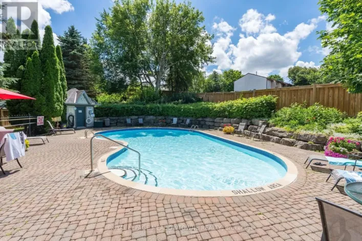 11 - 76 RIVER DRIVE, Halton Hills