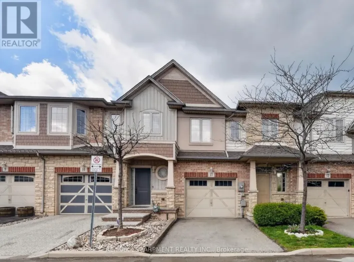 11 - 8 LAKELAWN ROAD, Grimsby