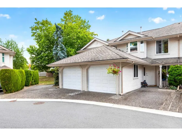 11 9045 WALNUT GROVE DRIVE, Langley