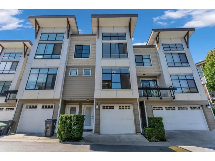 11 9989 E BARNSTON DRIVE, Surrey