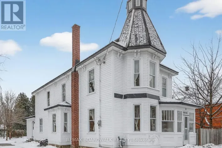 11 ALFRED STREET, Smiths Falls