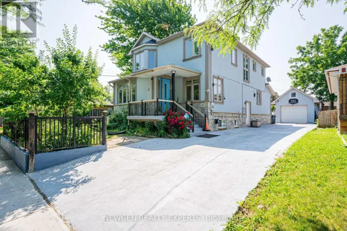 11 BENWAY DRIVE, Toronto
