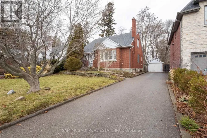 11 BRANT AVENUE, Mississauga