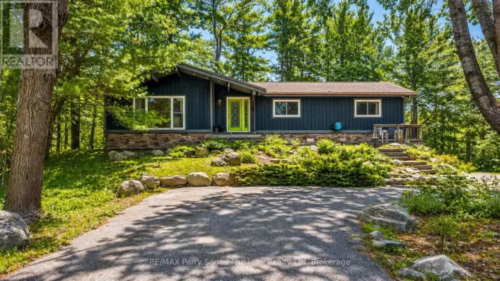 11 BRENDA AVENUE, Parry Sound
