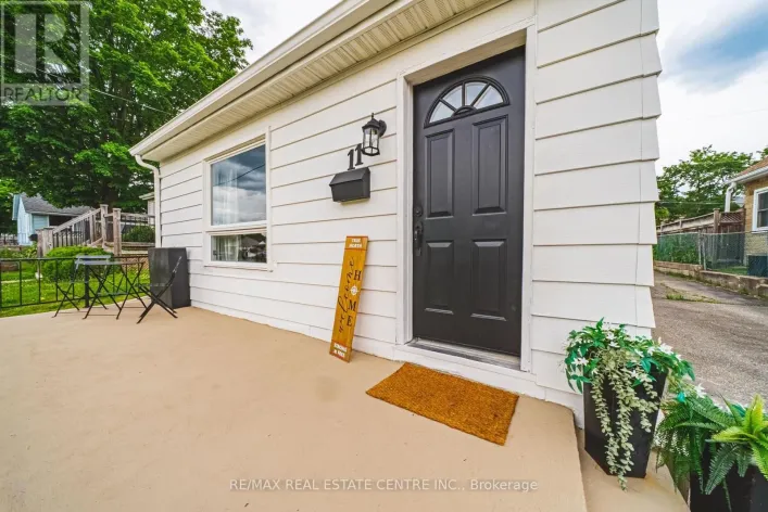 11 BROADVIEW CRESCENT, Cambridge