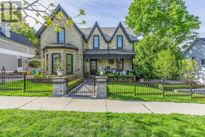 11 CATHERINE AVENUE, Aurora