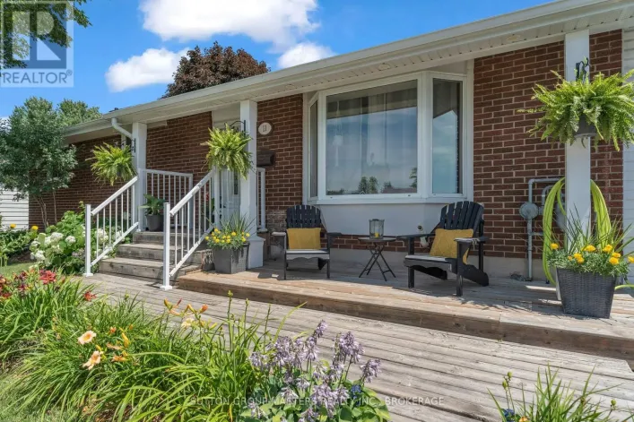 11 CHESTERFIELD DRIVE, Loyalist