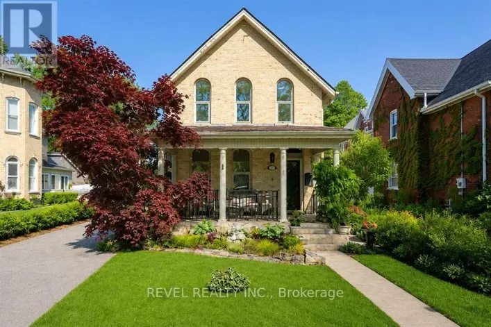 11 CHESTNUT AVENUE, Brantford