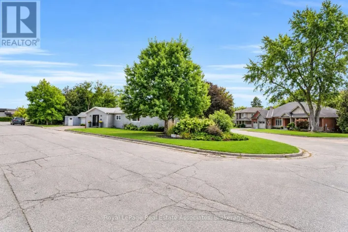 11 CHURCHILL CRESCENT, Halton Hills