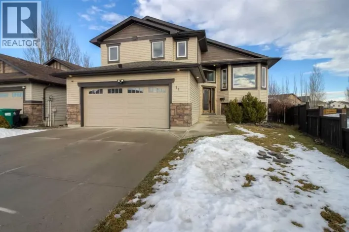 11 Cougar Cove N, Lethbridge