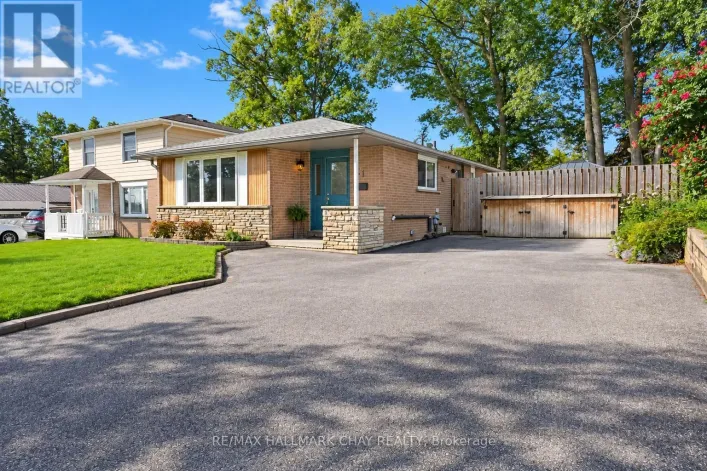 11 DAPHNE CRESCENT, Barrie