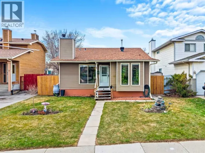 11 Deersaxon Circle SE, Calgary