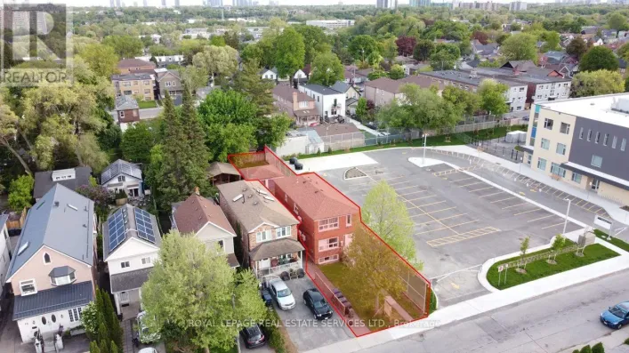 11 DENNIS AVENUE, Toronto