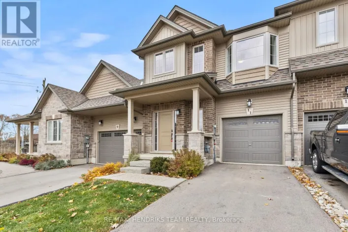 11 DENNIS DRIVE, West Lincoln