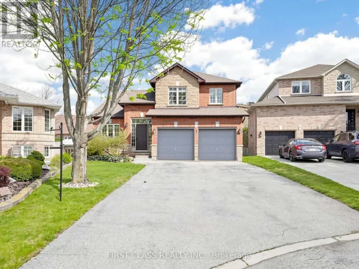 11 DIAMOND COURT, Hamilton